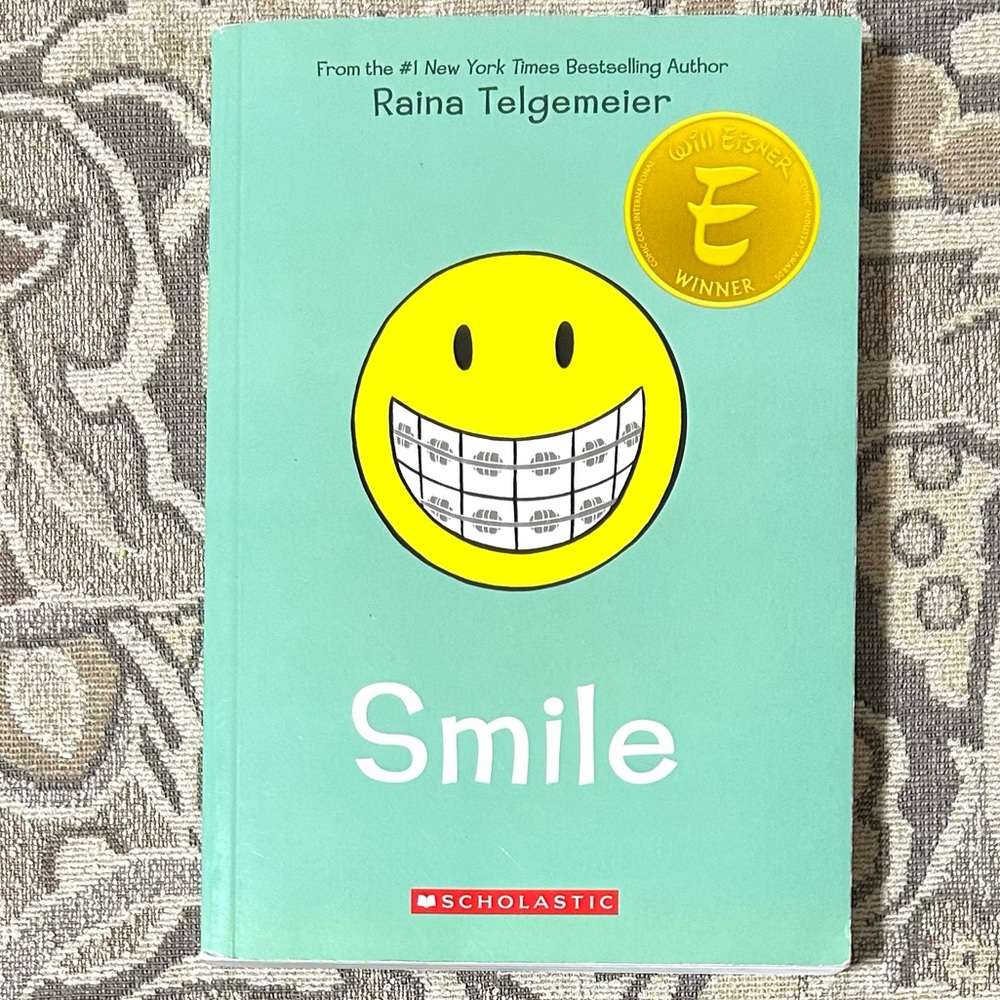 4/$20 Smile Graphic Novel YA Softcover Book by Raina Telgemeier